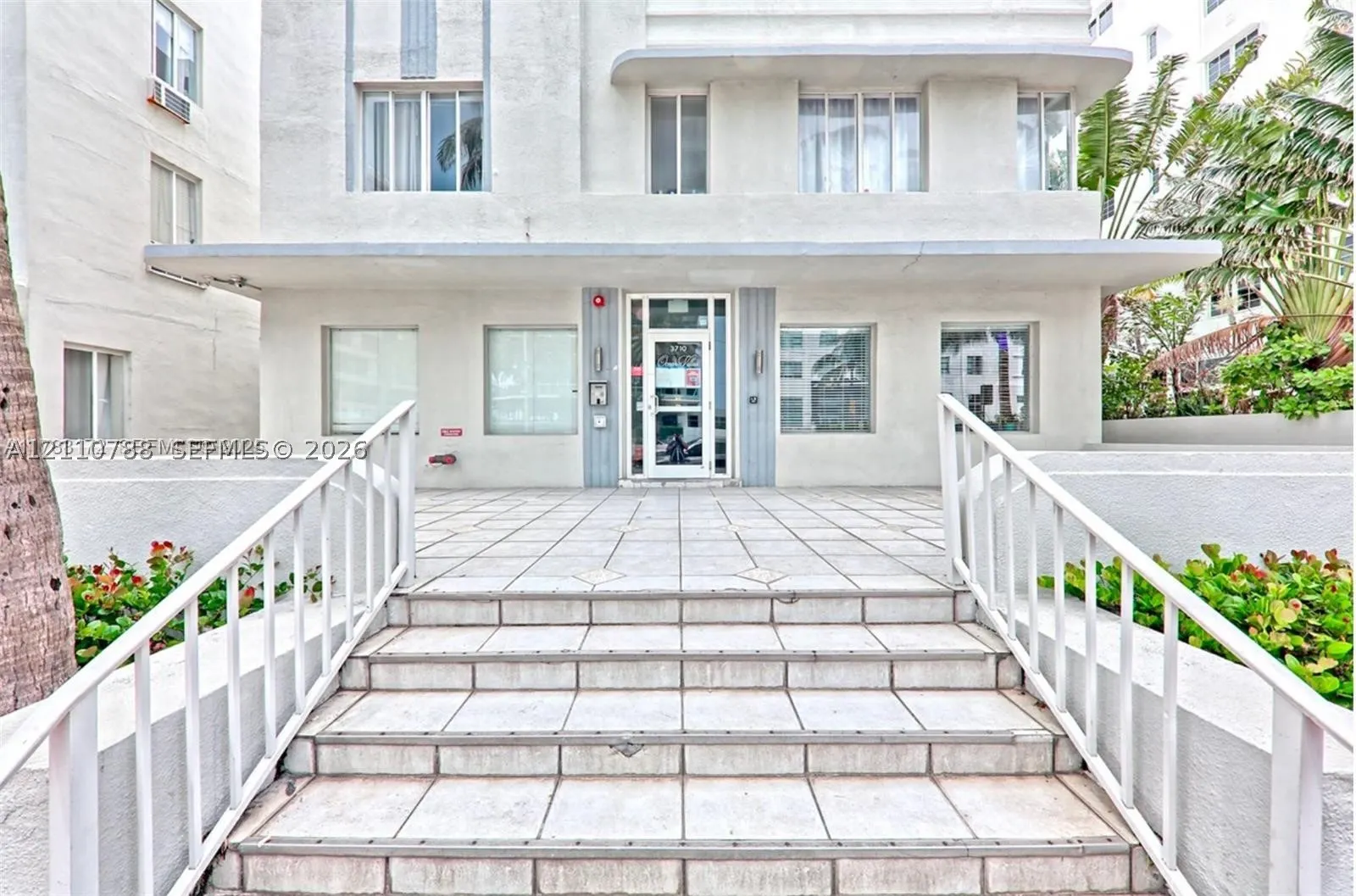 3710 Collins Ave #N-202