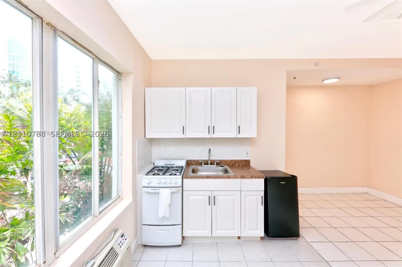 3710 Collins Ave #N-202