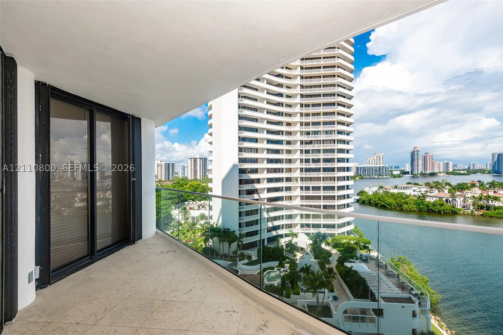 2800 Island Blvd #1105