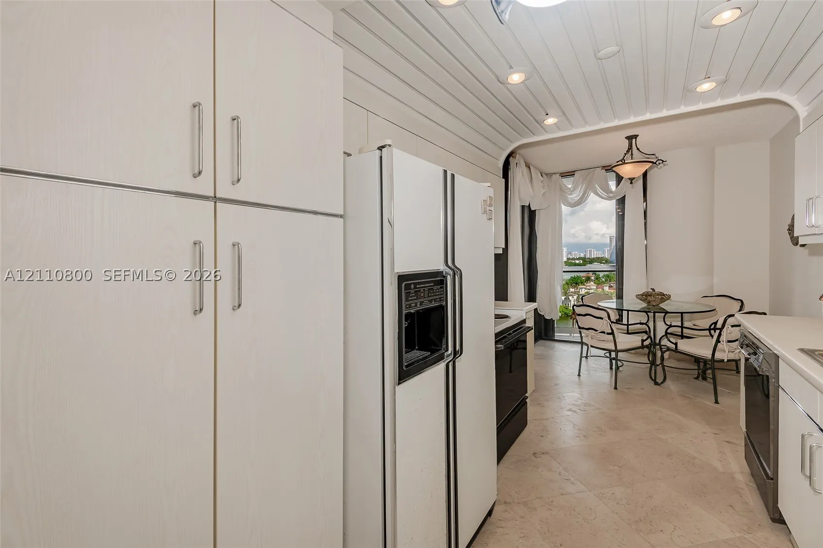 2800 Island Blvd #1105