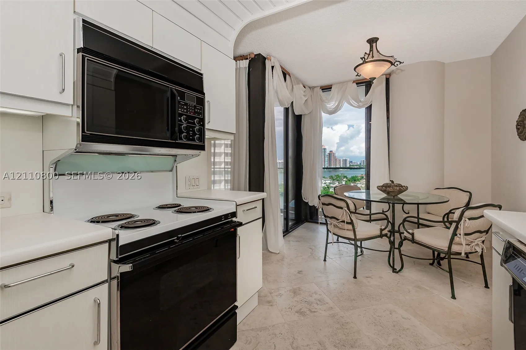 2800 Island Blvd #1105