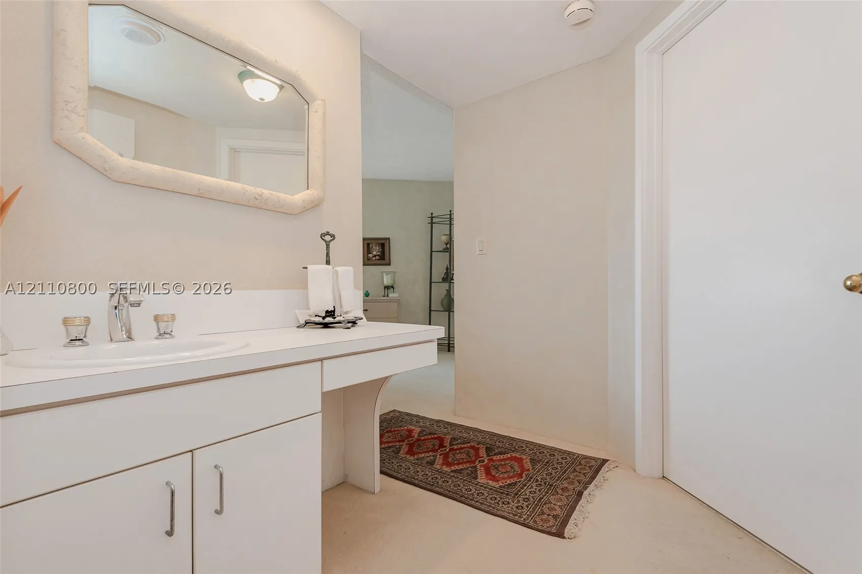 2800 Island Blvd #1105