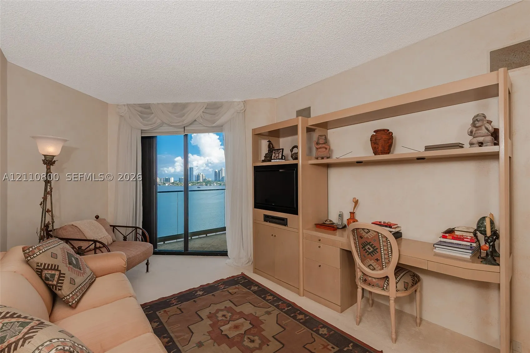 2800 Island Blvd #1105