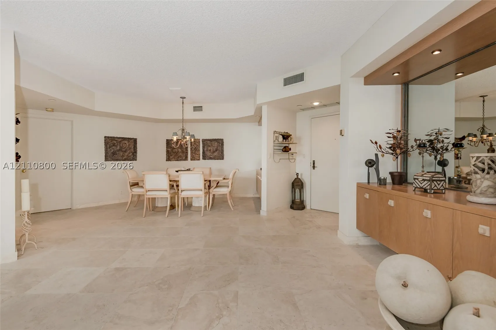 2800 Island Blvd #1105