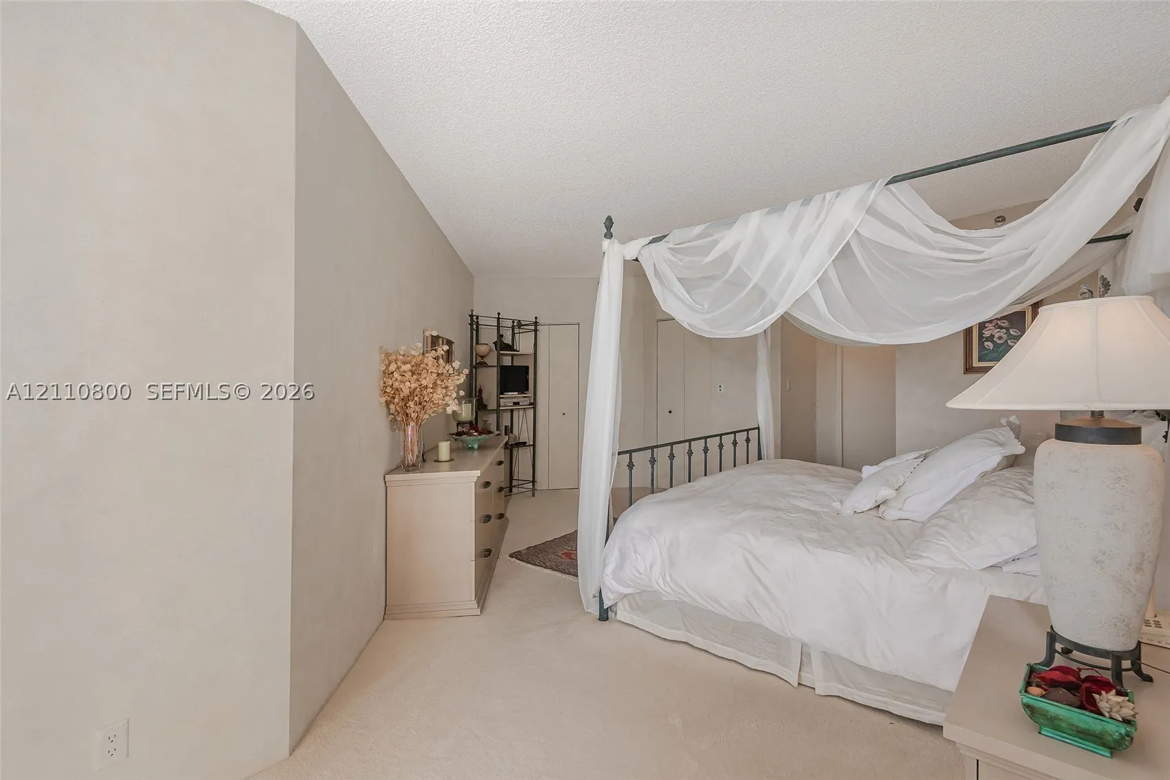 2800 Island Blvd #1105