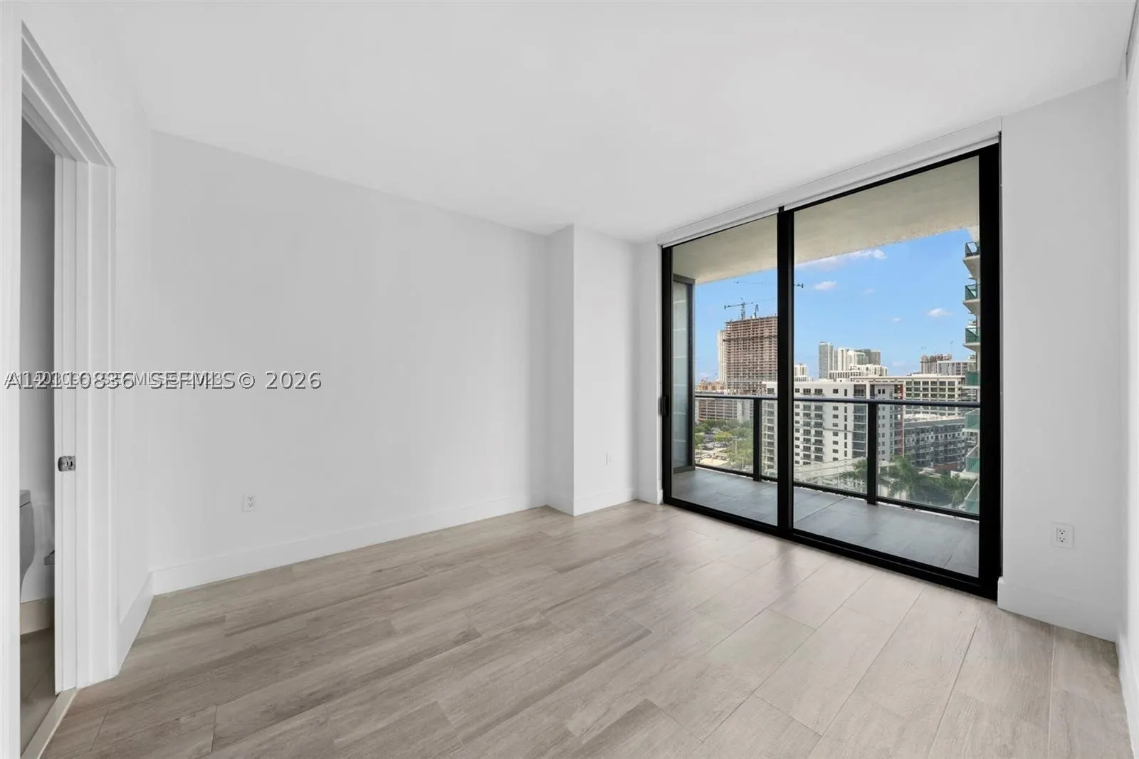121 NE 34th St #1501