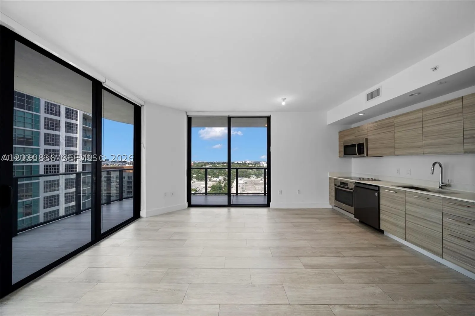 121 NE 34th St #1501