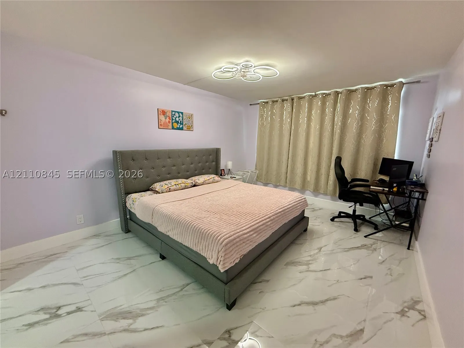 565 Oaks Ln #410