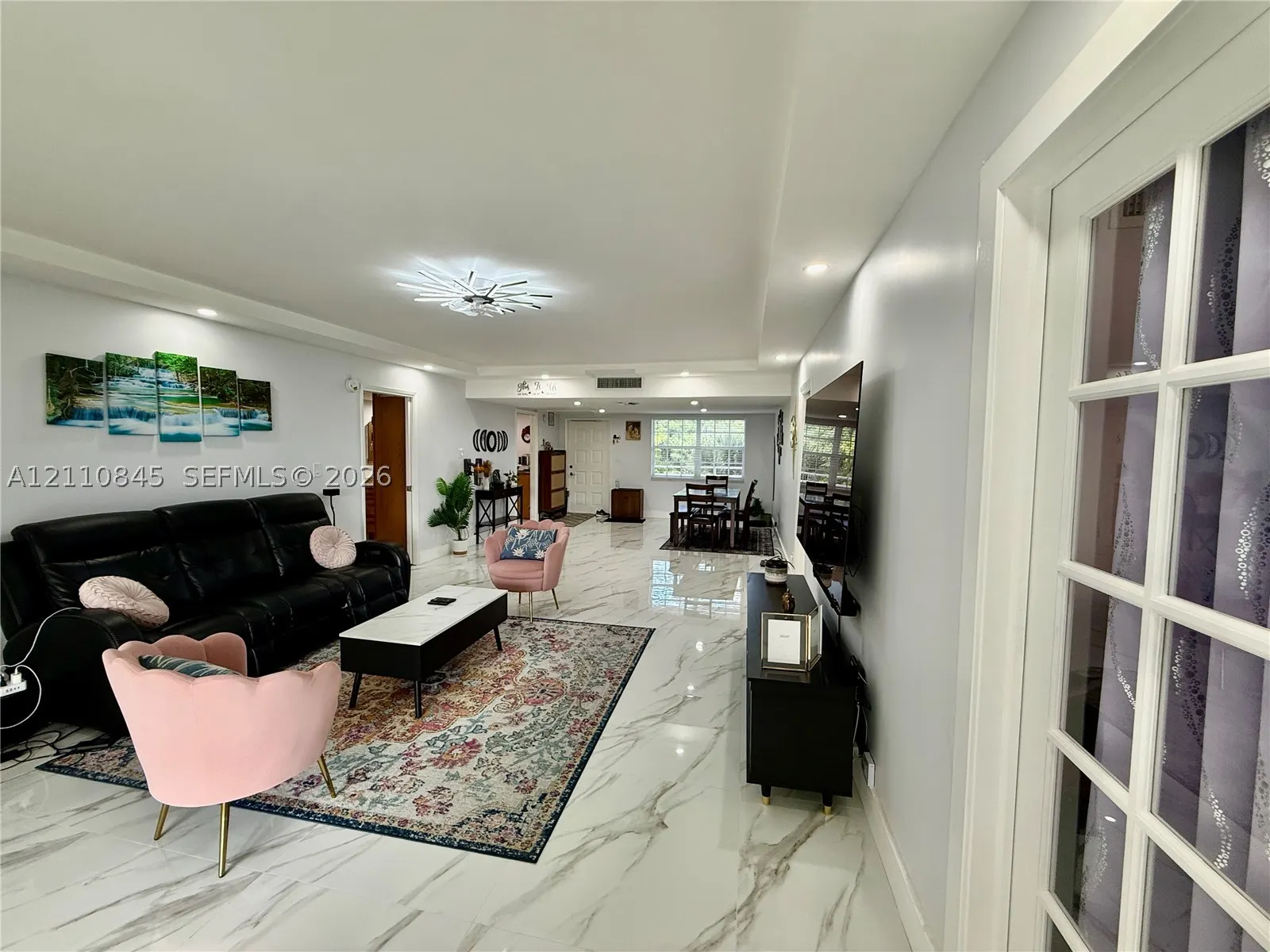 565 Oaks Ln #410