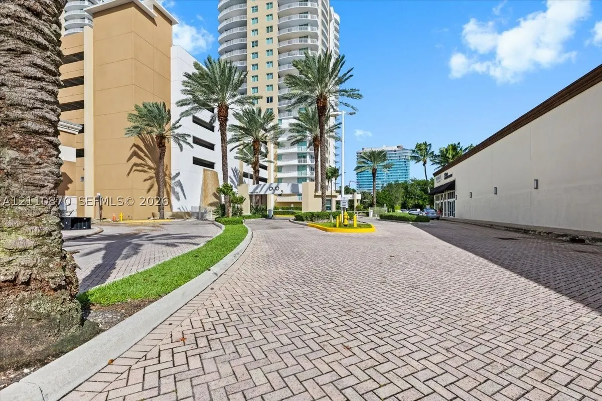 1755 E Hallandale Beach Blvd #MEZ5E