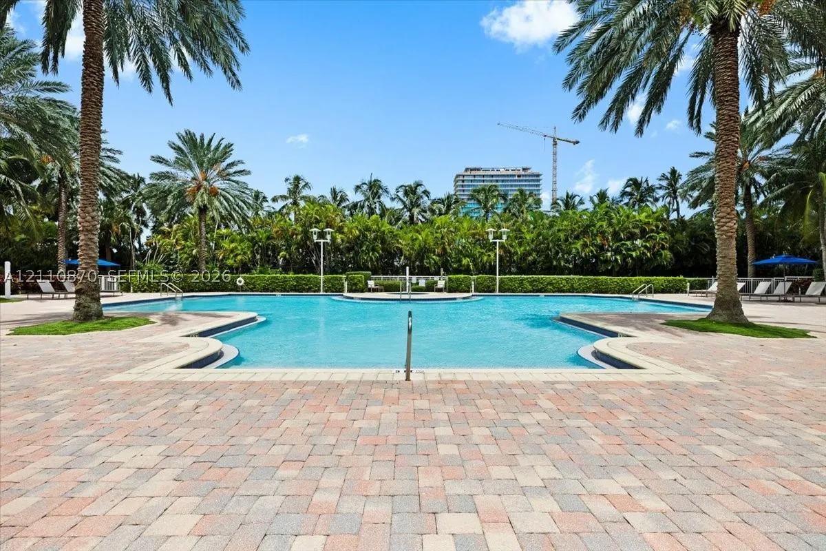 1755 E Hallandale Beach Blvd #MEZ5E