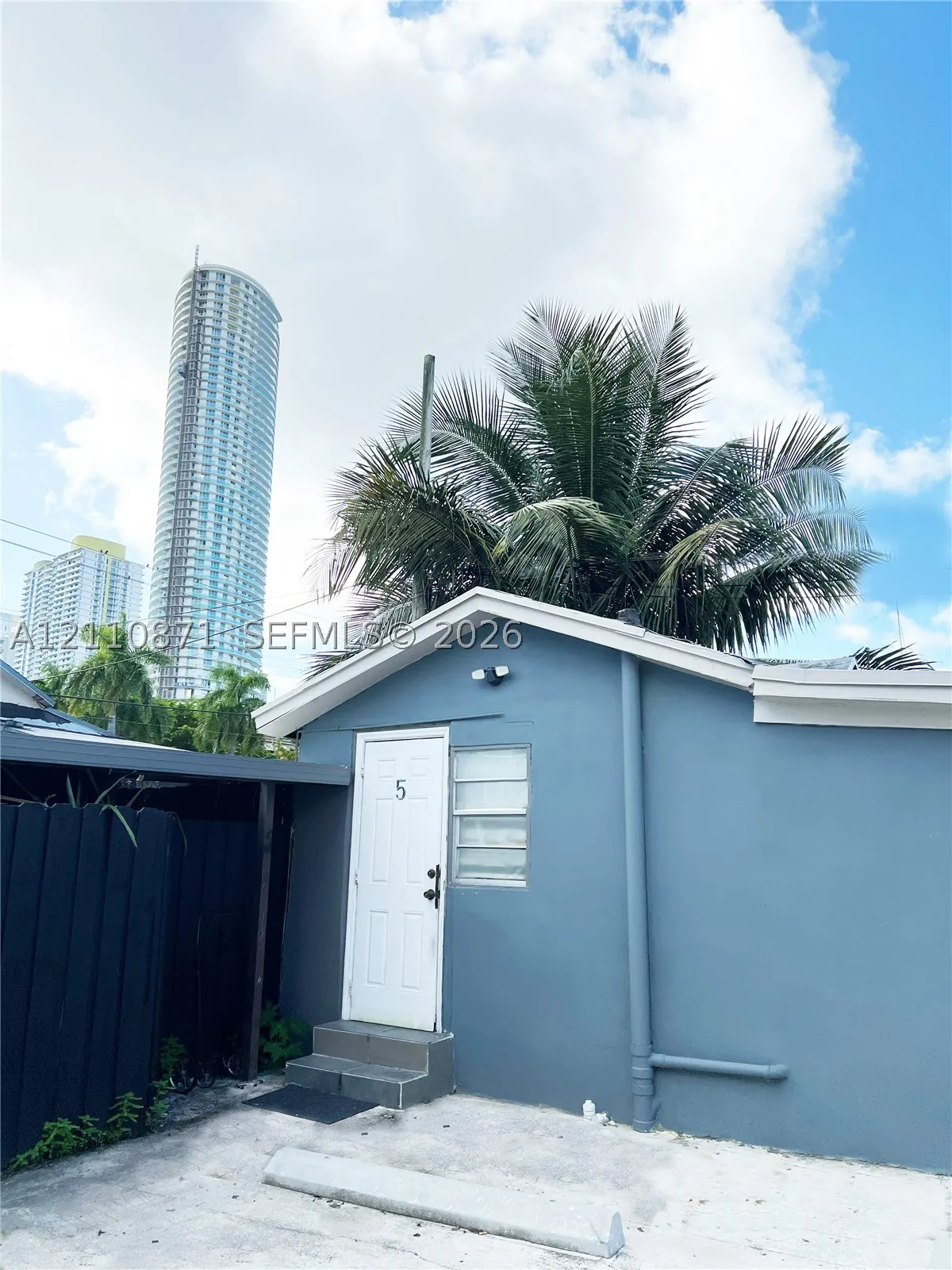 320 SW 4th Ave #5