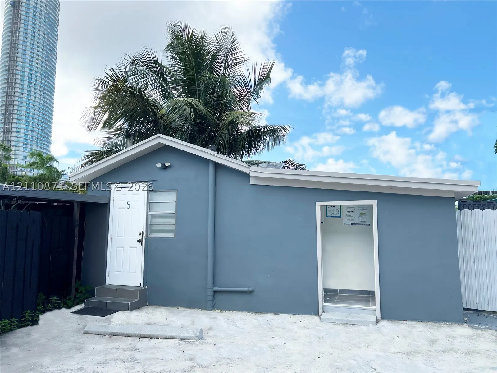 320 SW 4th Ave #5