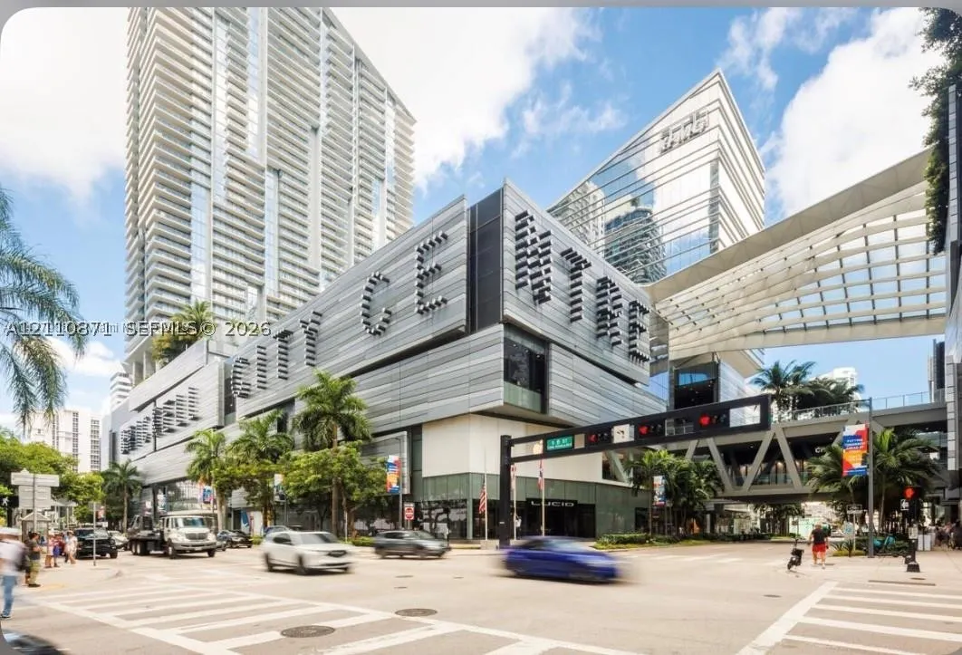 320 SW 4th Ave #5
