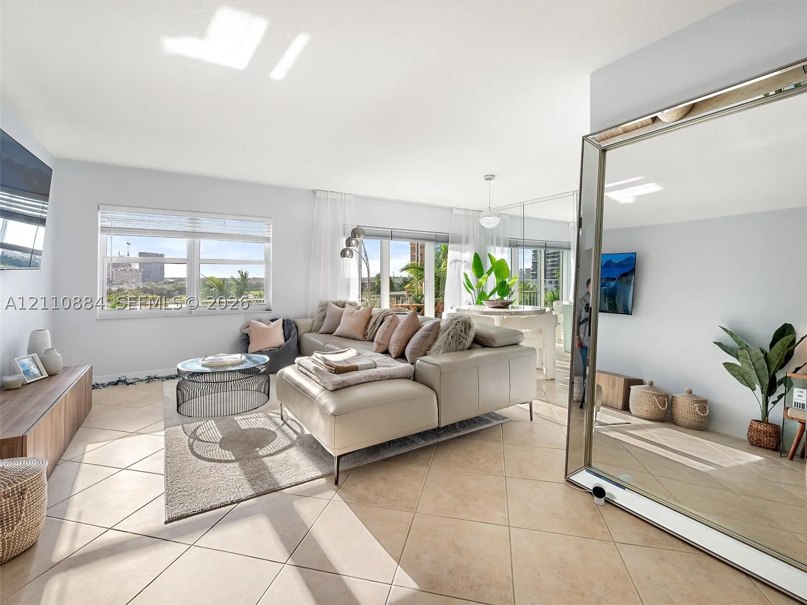 400 Diplomat Pkwy #805