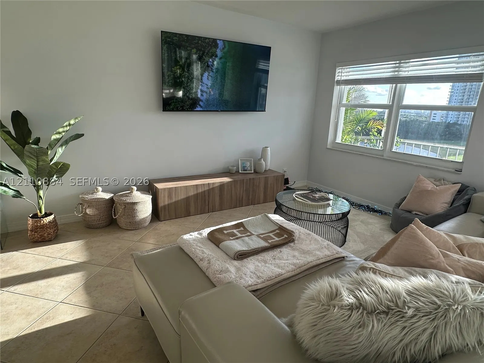 400 Diplomat Pkwy #805