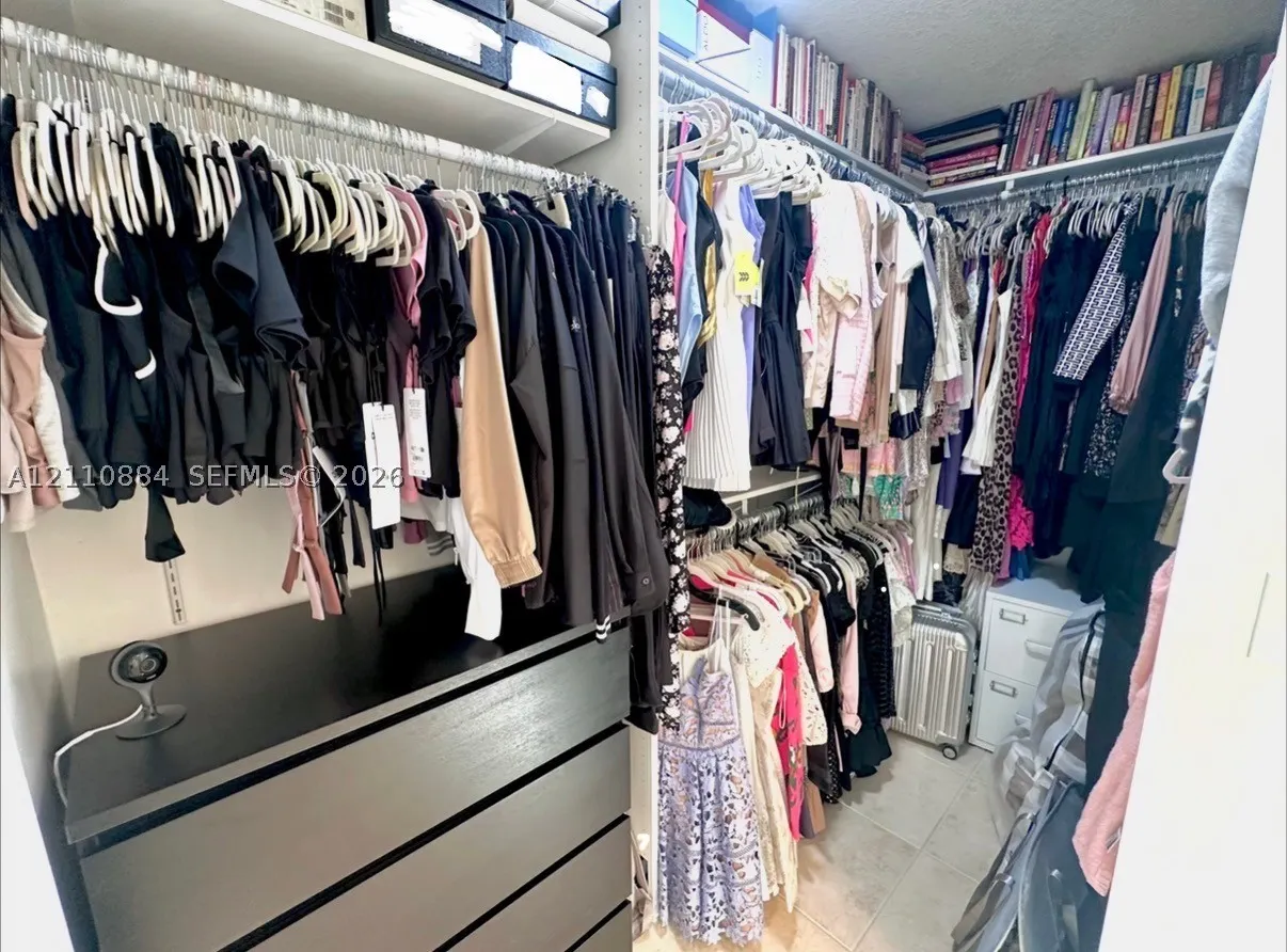 400 Diplomat Pkwy #805