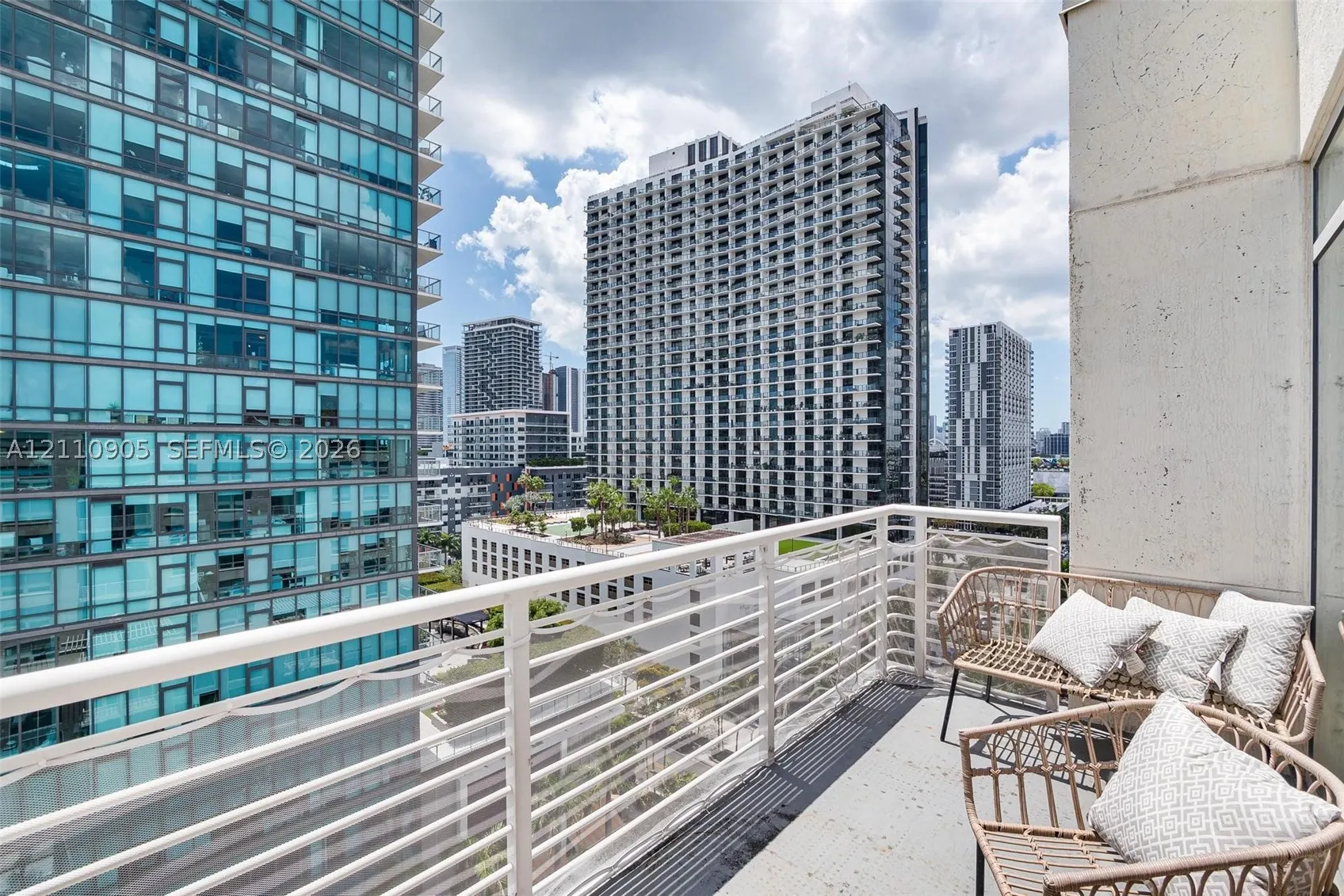 3250 NE 1st Ave #1117