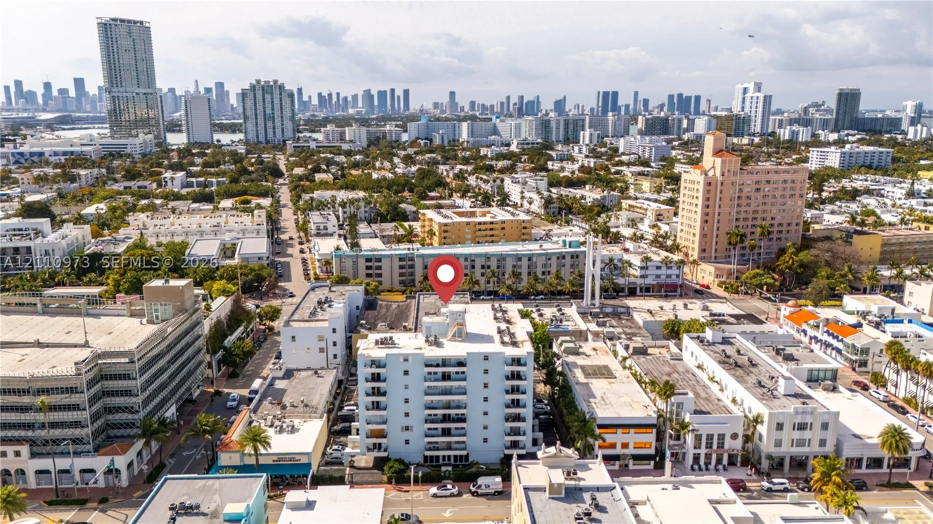 720 Collins Ave #704
