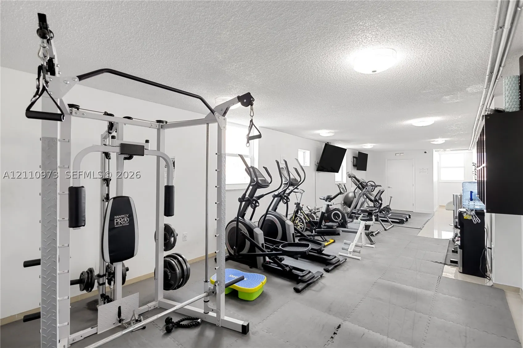 720 Collins Ave #704