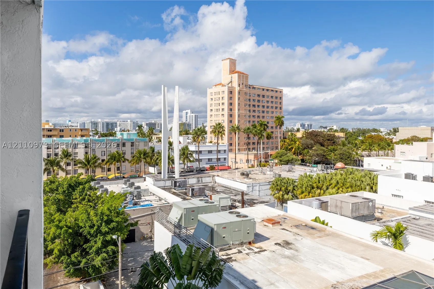 720 Collins Ave #704