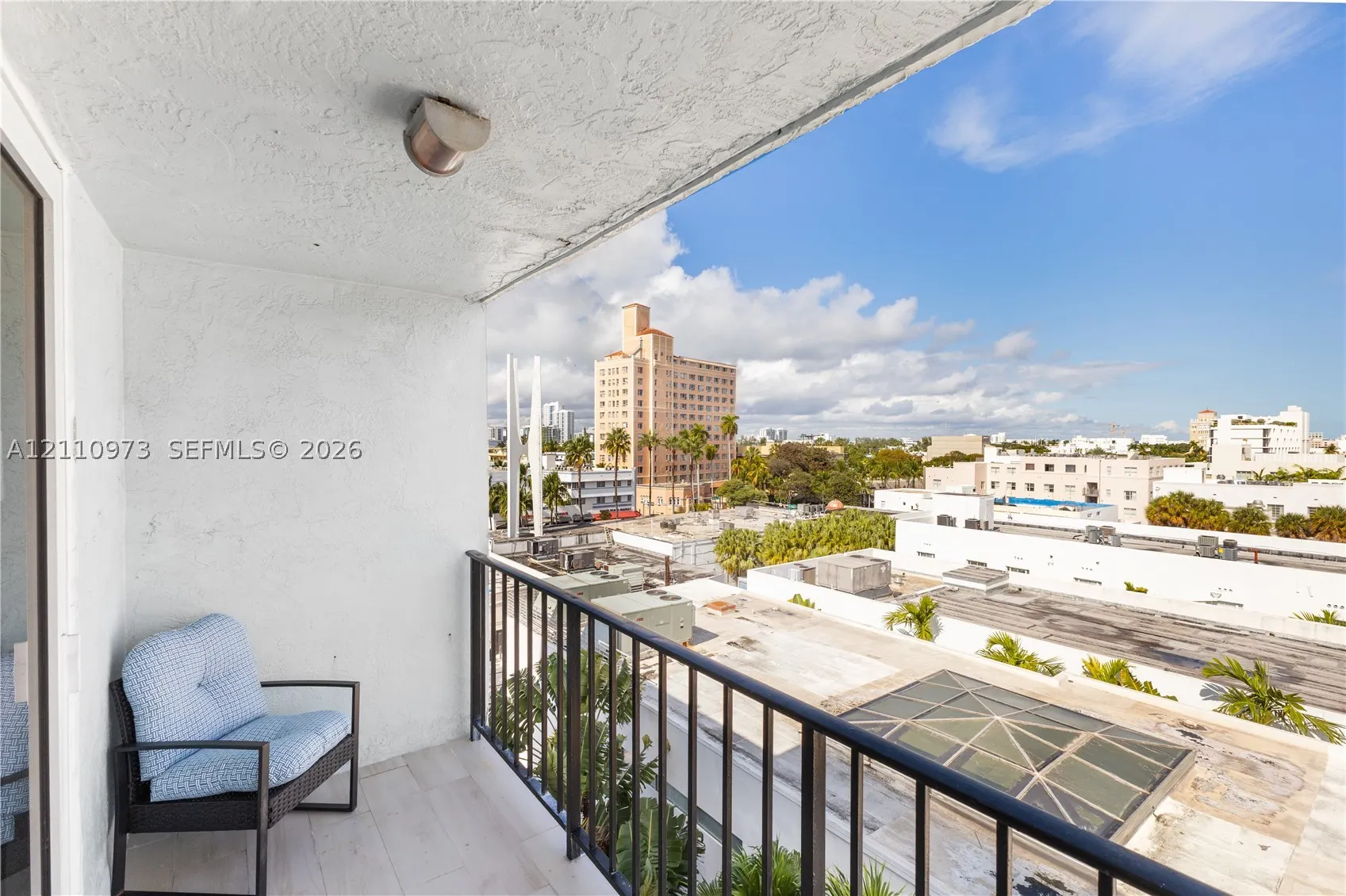 720 Collins Ave #704
