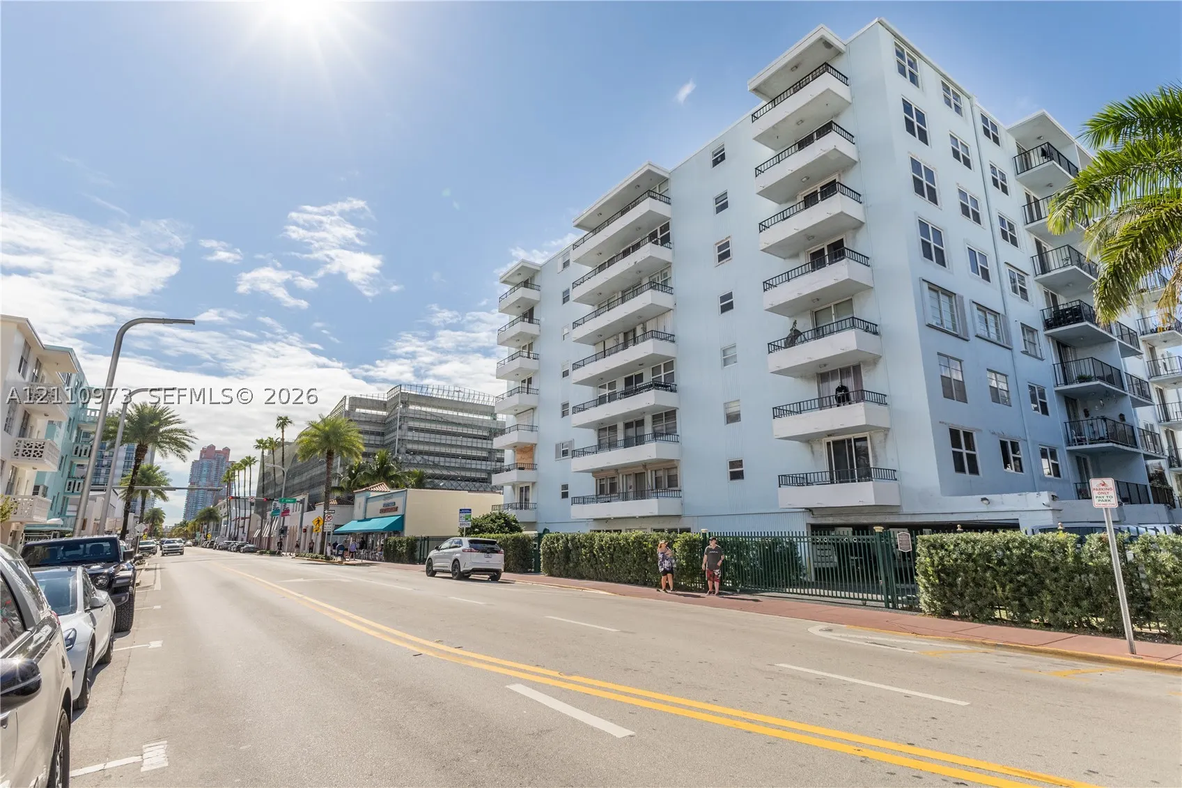 720 Collins Ave #704
