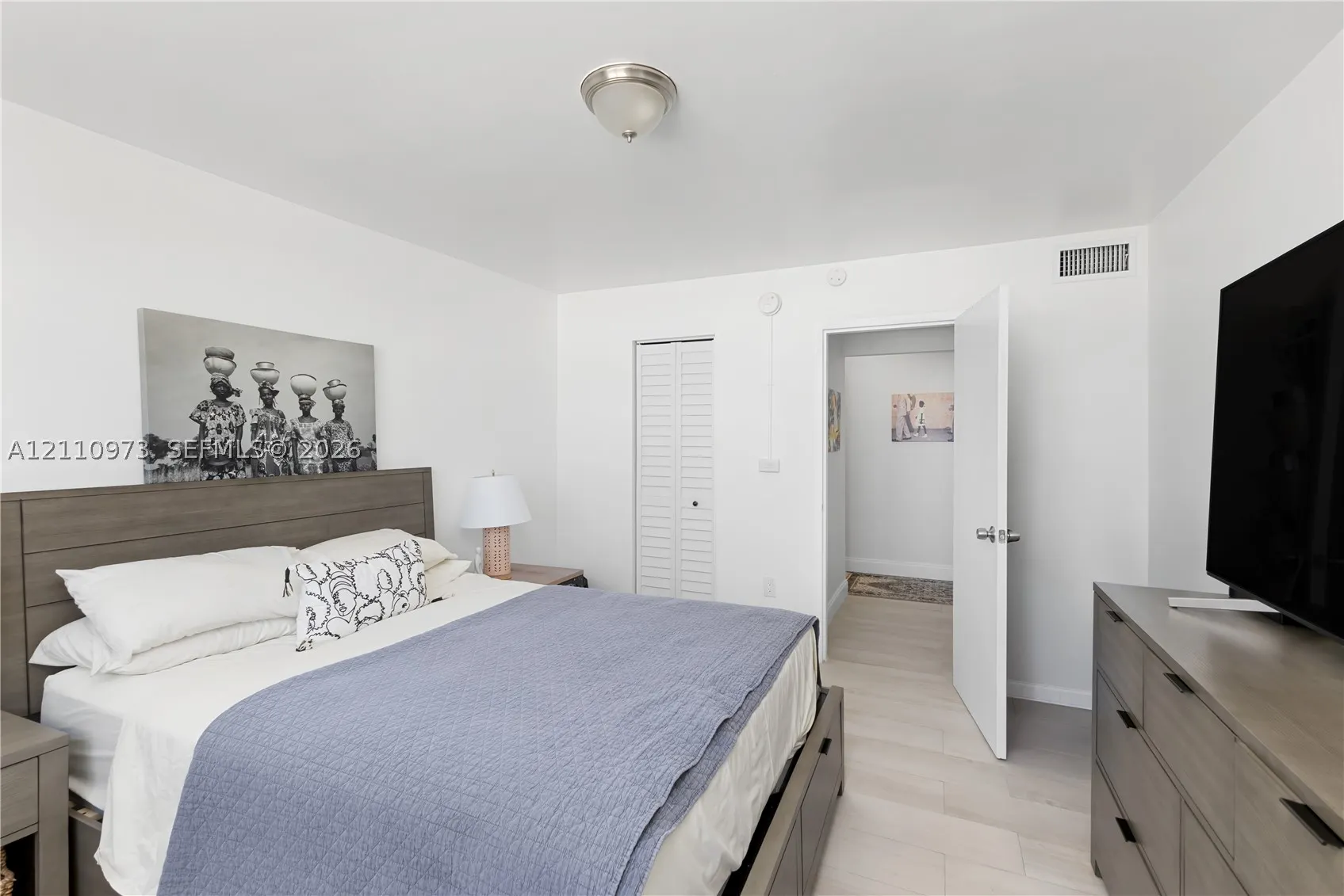 720 Collins Ave #704
