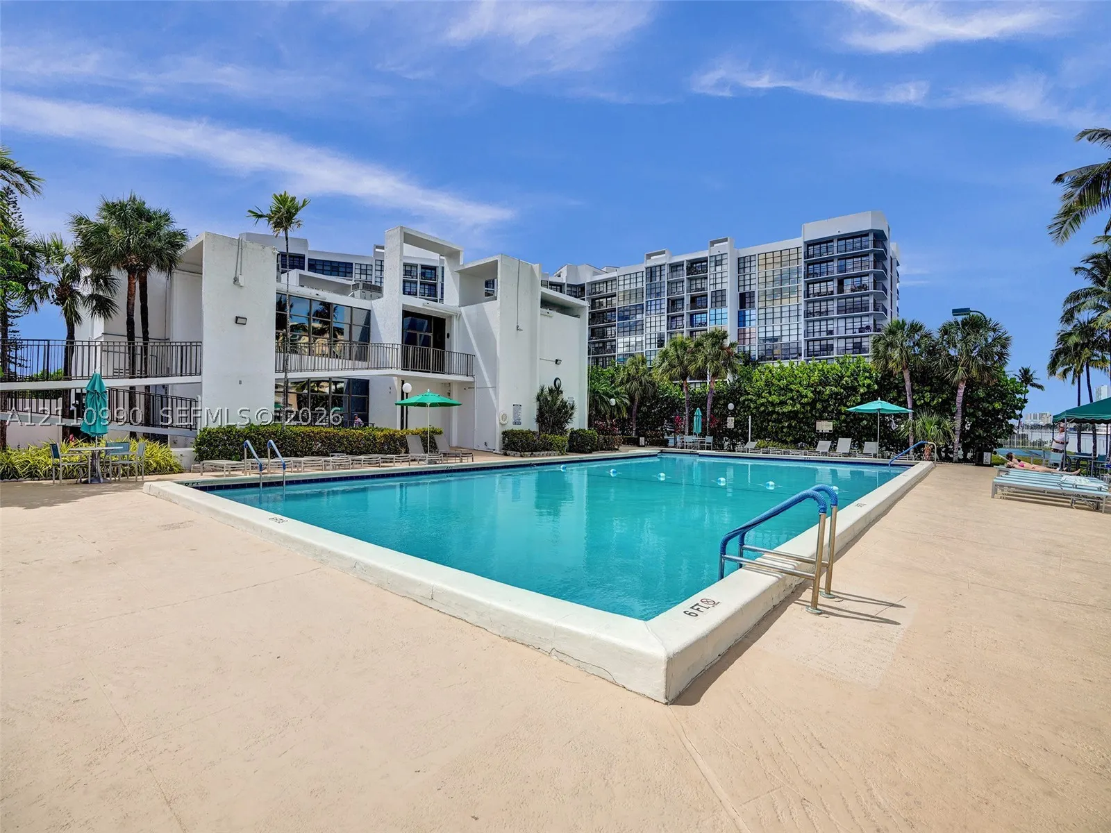 800 Parkview Dr #131