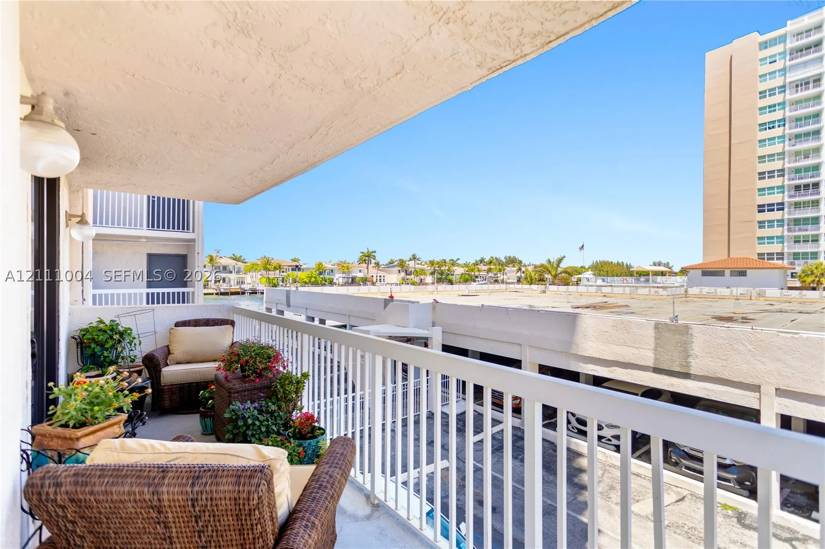 1500 S Ocean Dr #2G