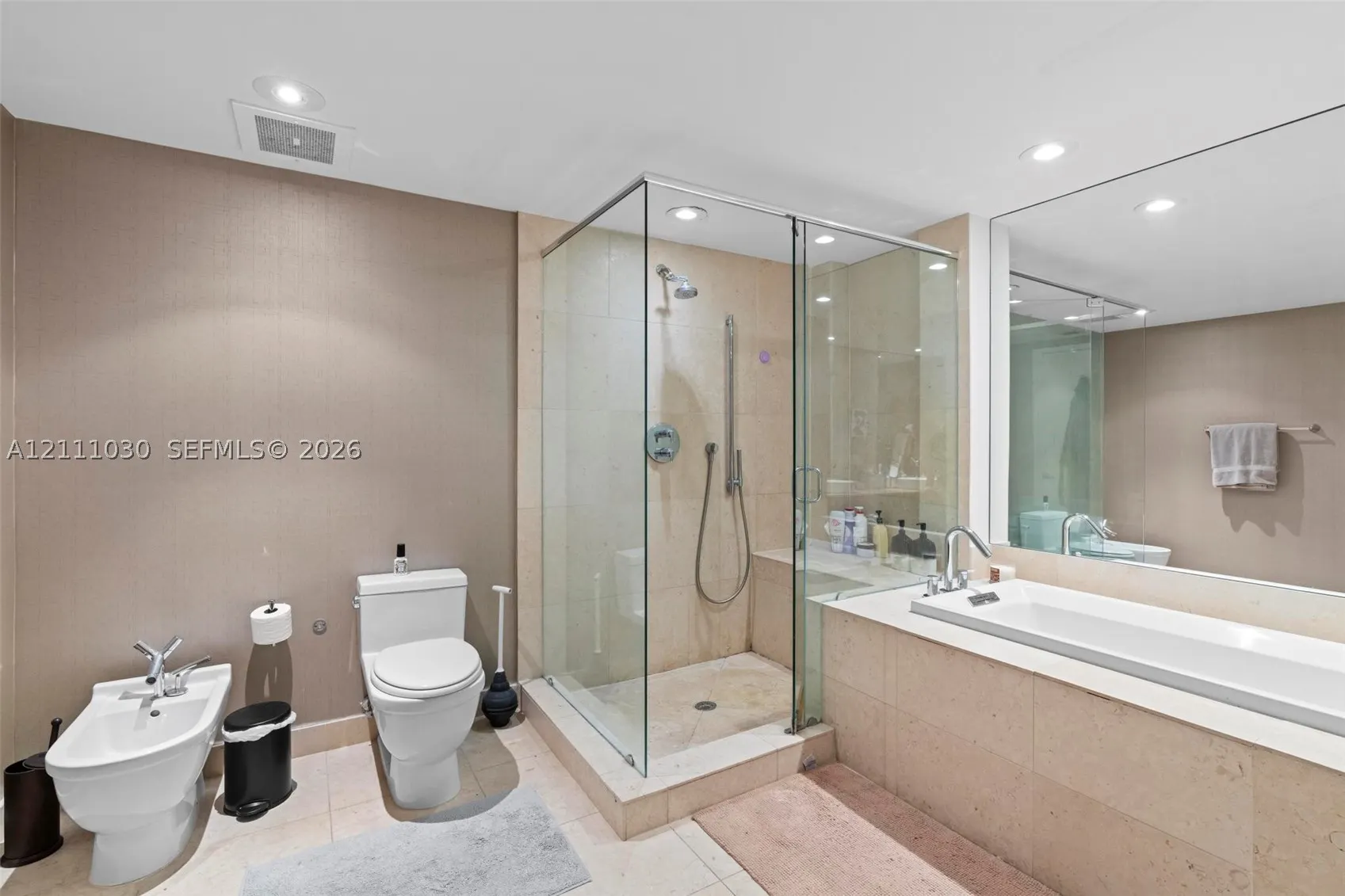495 Brickell Ave #501