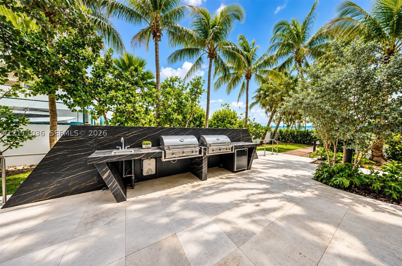 6365 Collins Ave #3811