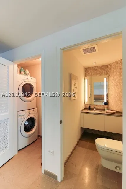 68 SE 6th St #3508