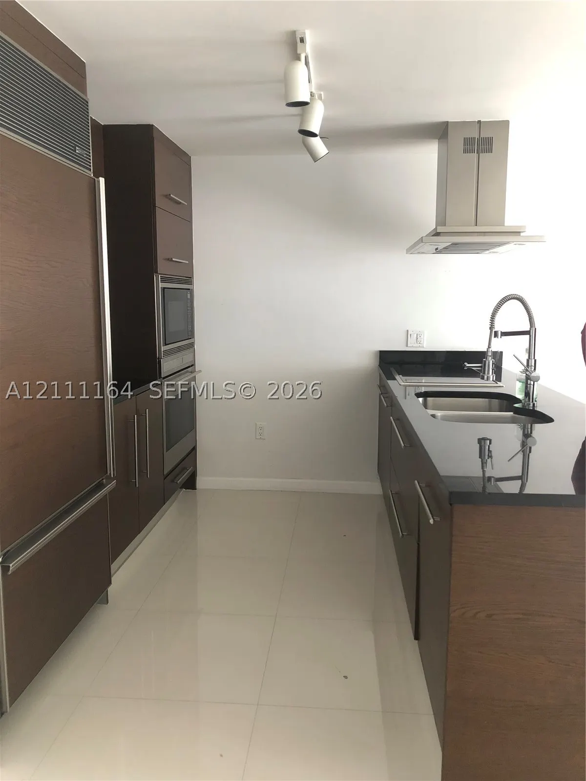 495 Brickell Ave #3507