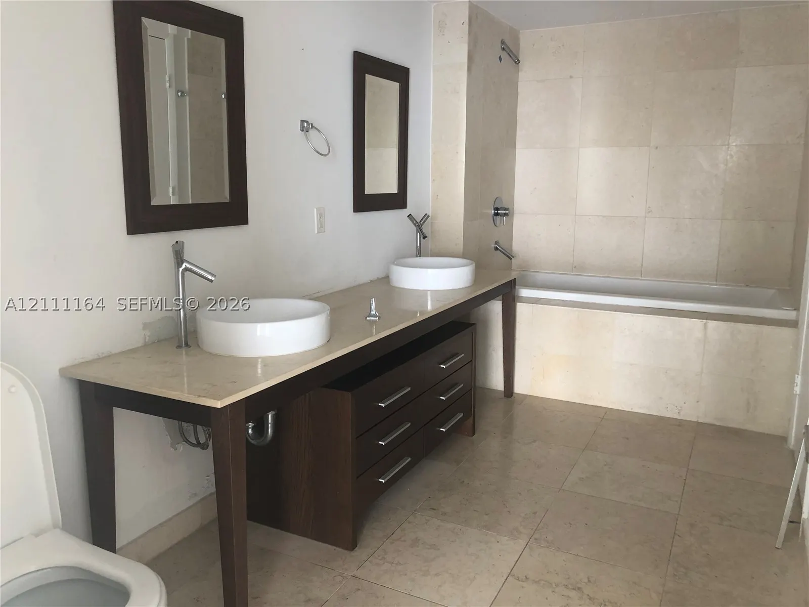 495 Brickell Ave #3507