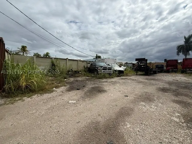 948 NW 4th St
