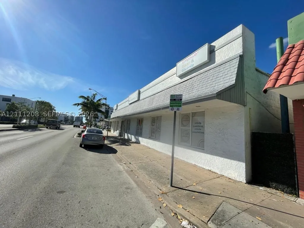 2460 SW 27th Ave