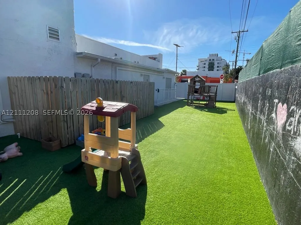 2460 SW 27th Ave