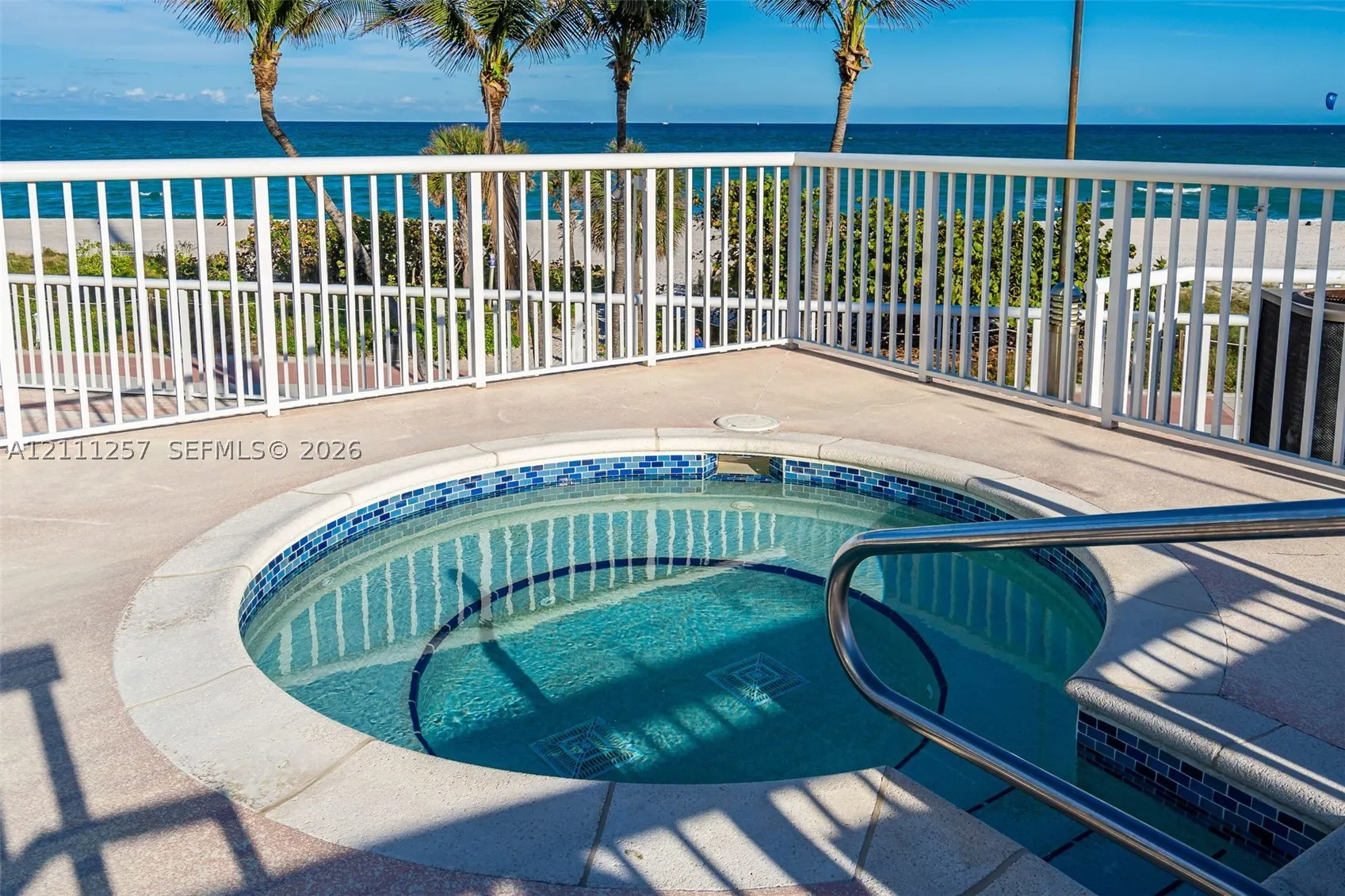 5401 Collins Ave #813