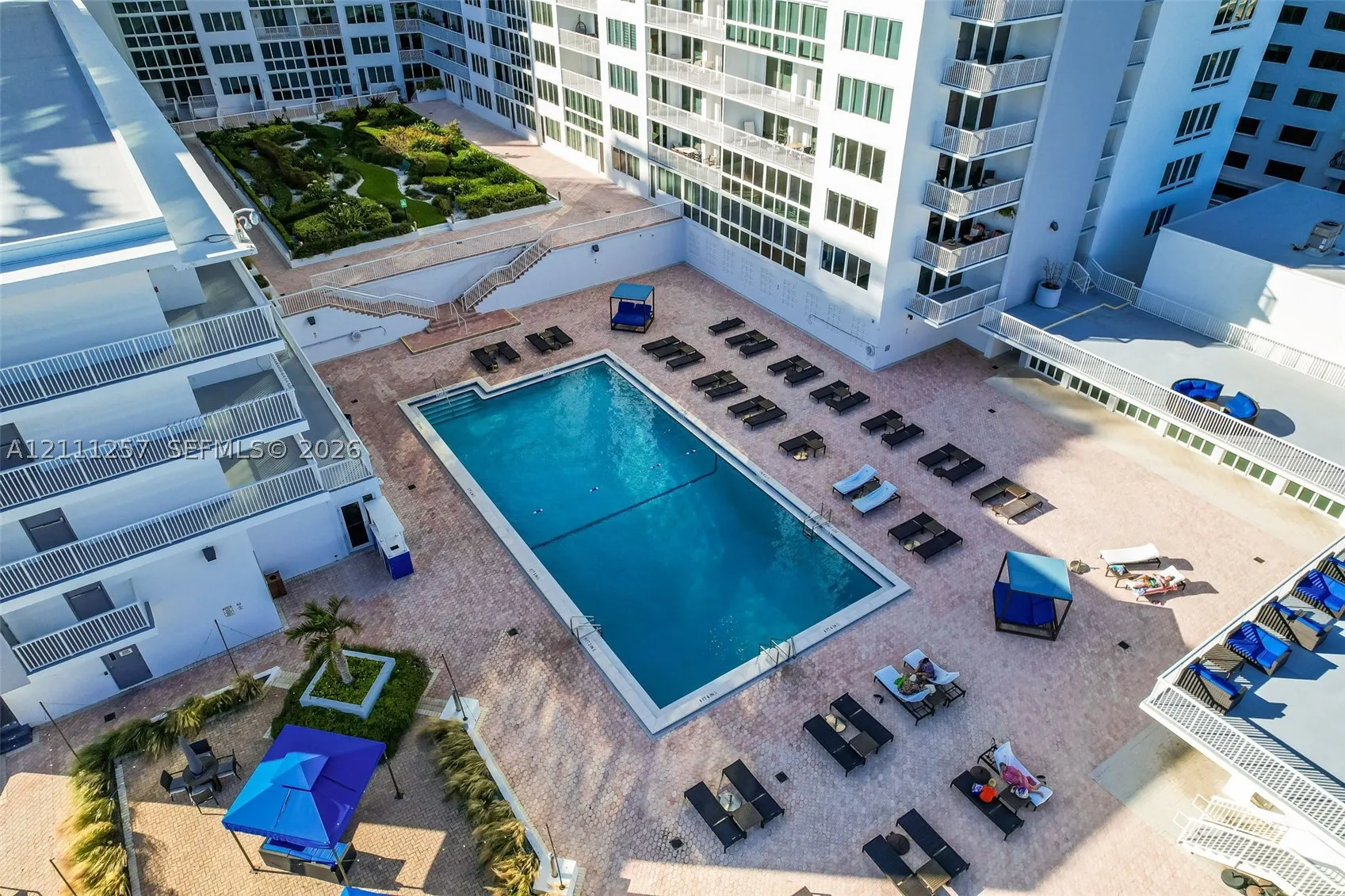 5401 Collins Ave #813