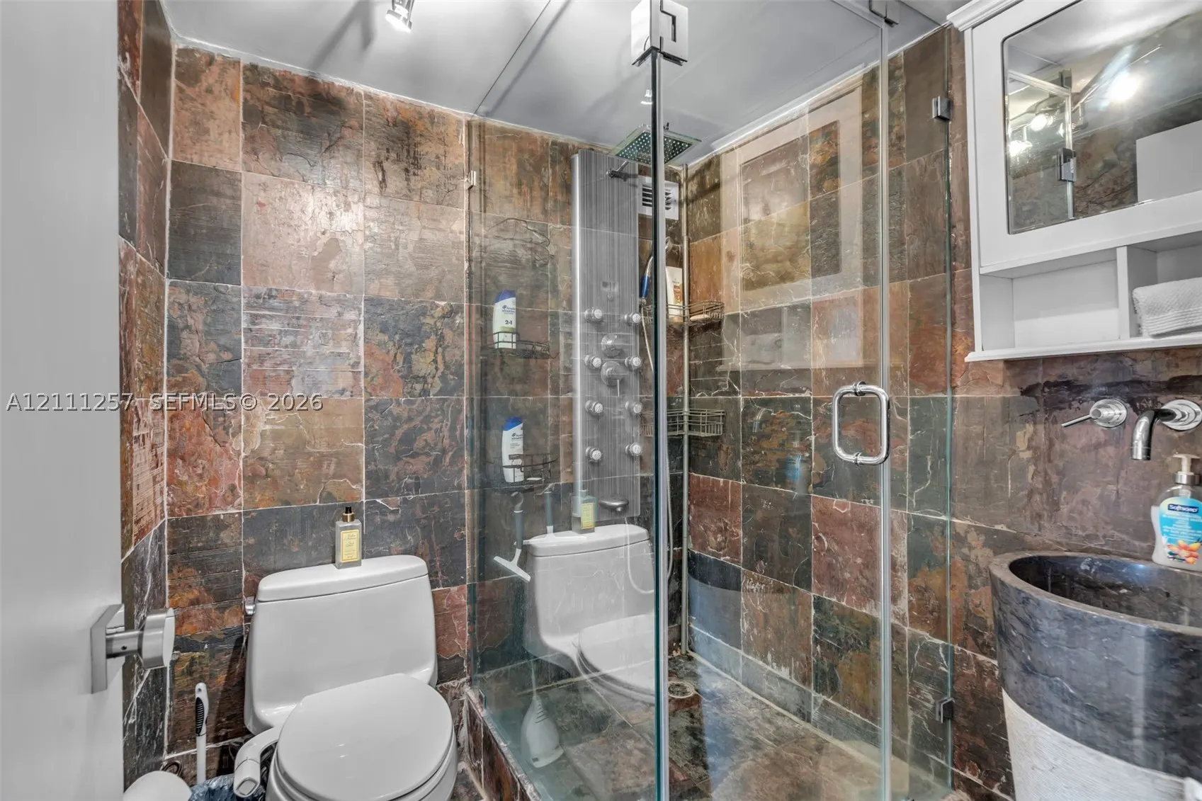 5401 Collins Ave #813