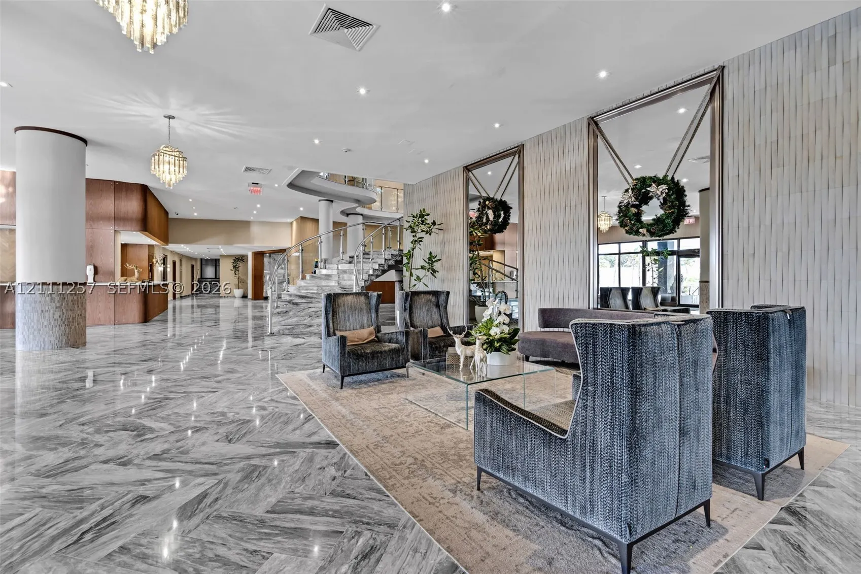 5401 Collins Ave #813