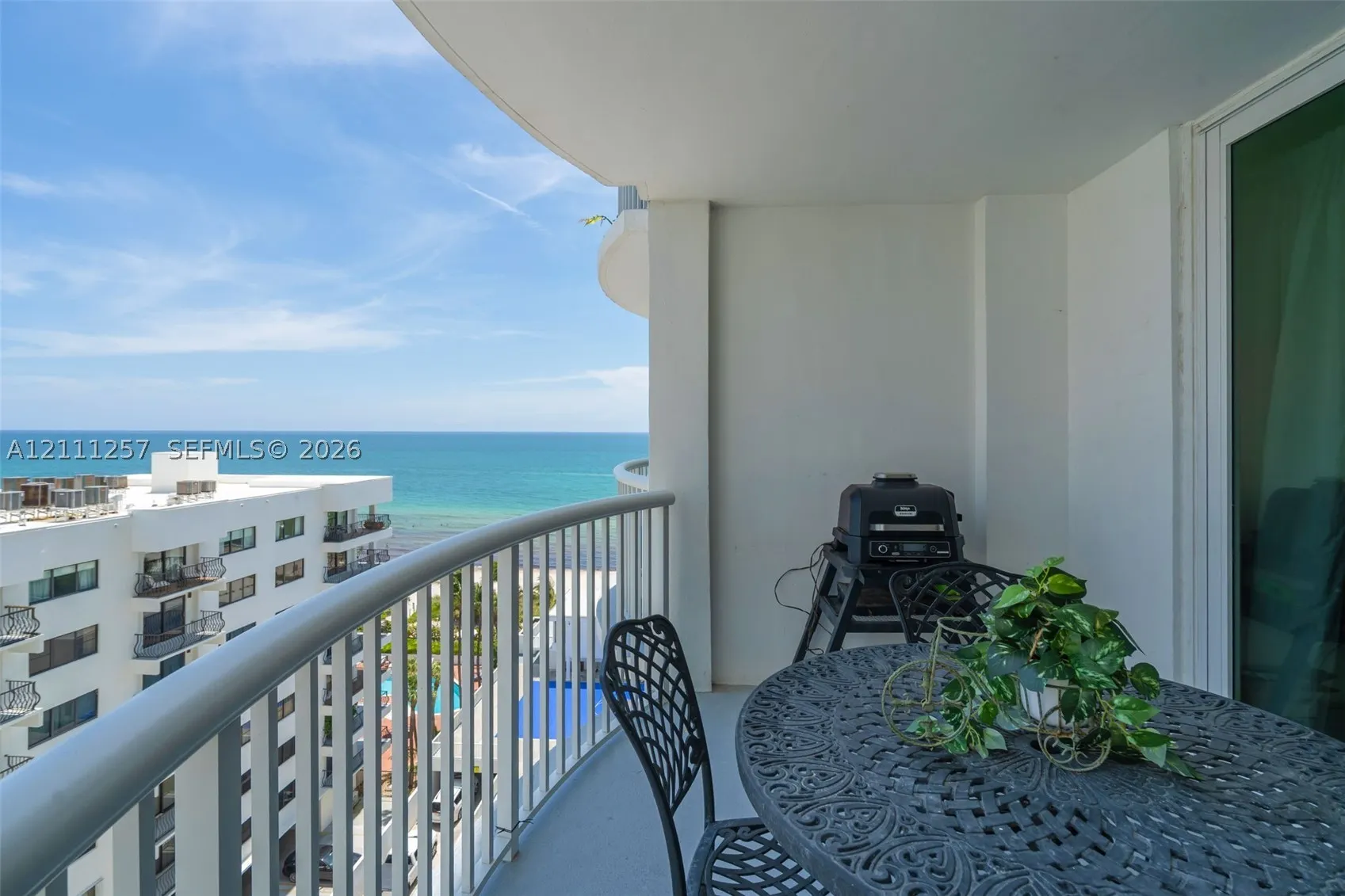 5401 Collins Ave #813