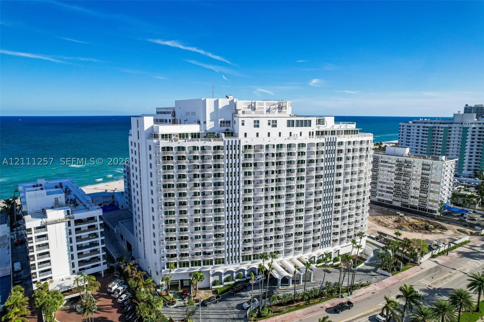5401 Collins Ave #813