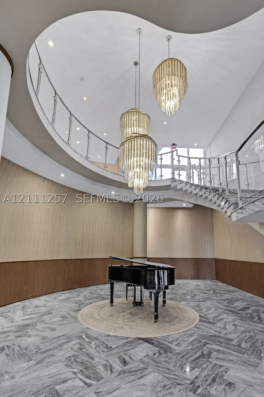 5401 Collins Ave #813