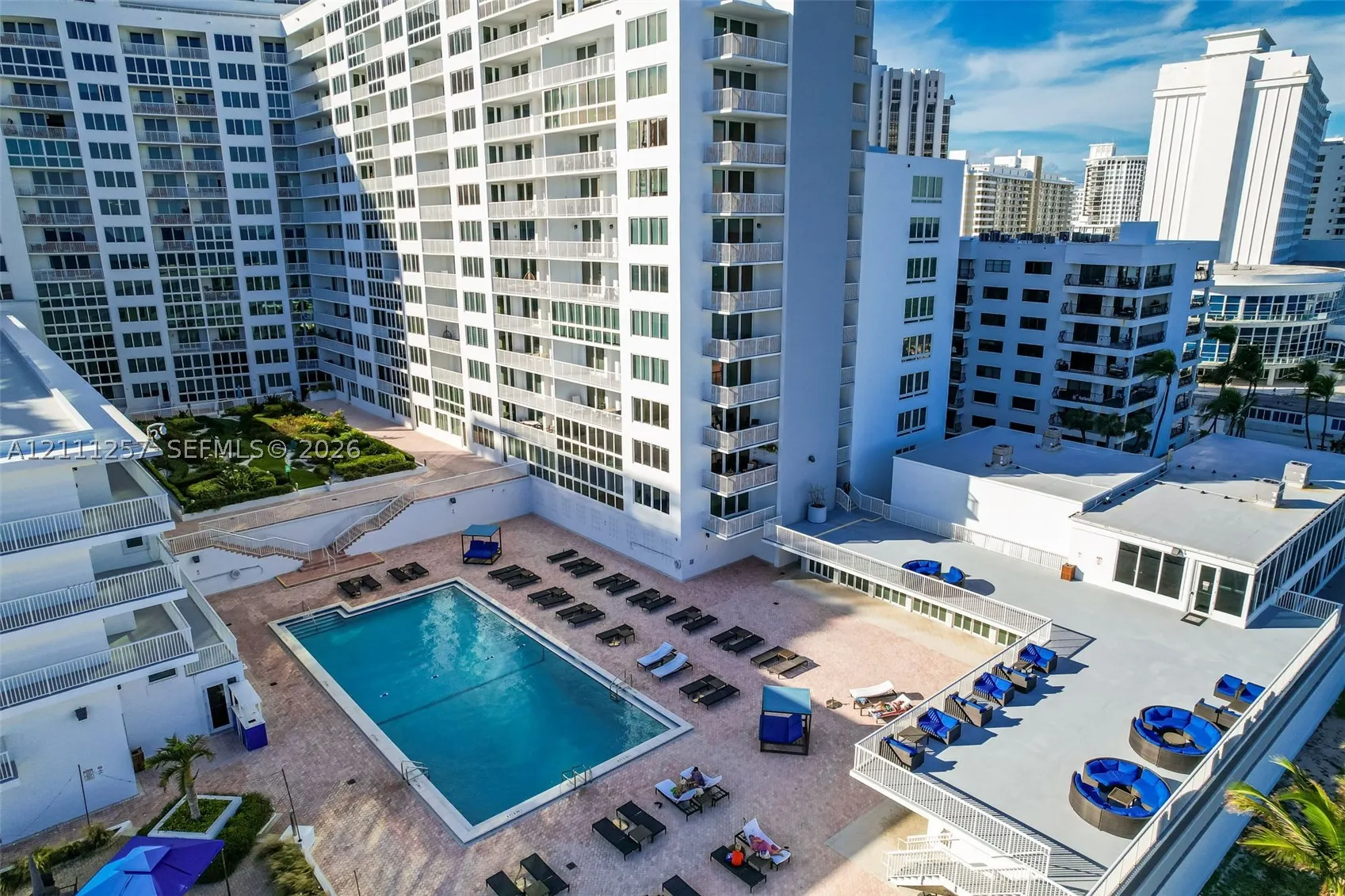 5401 Collins Ave #813