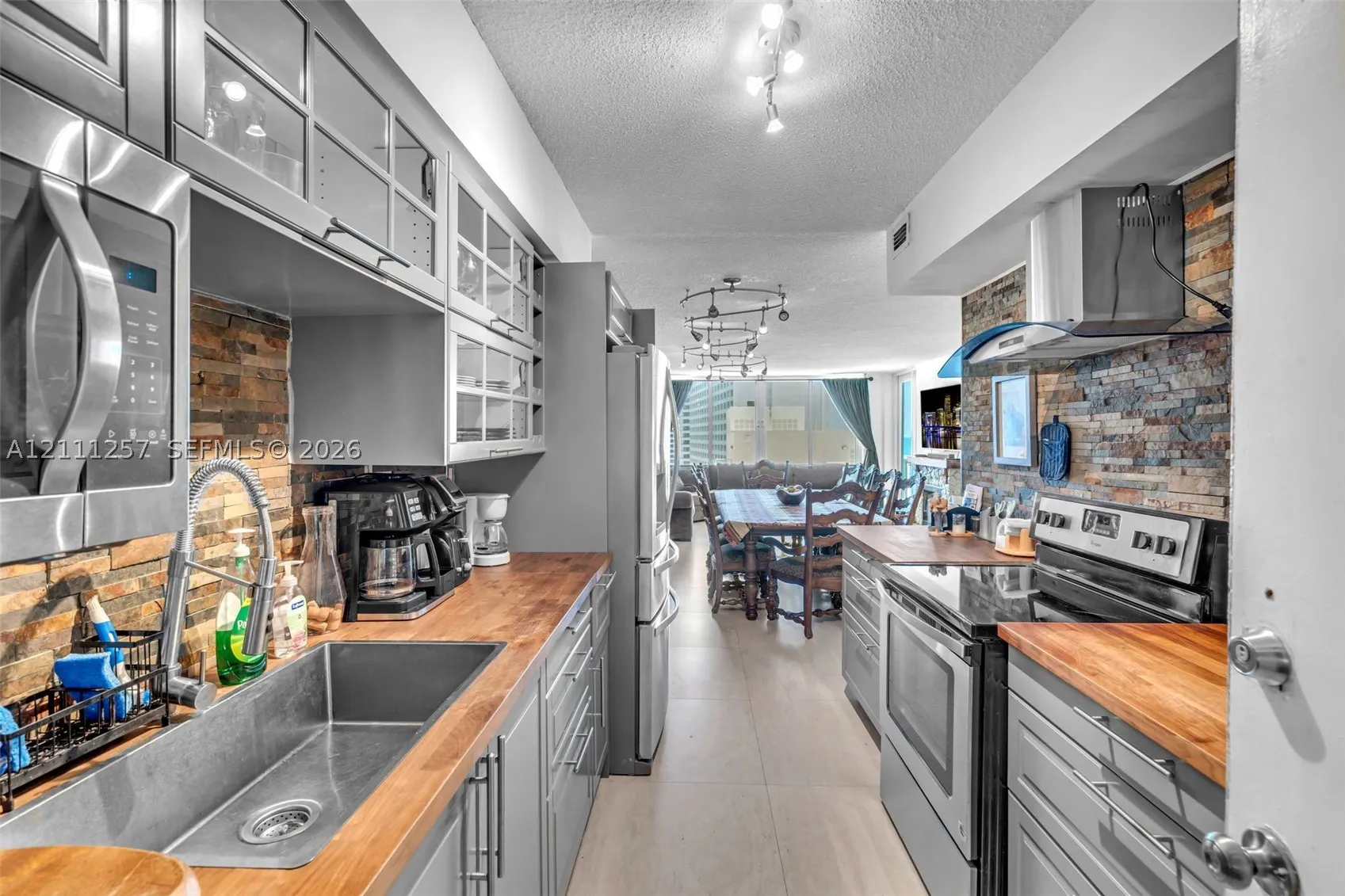 5401 Collins Ave #813