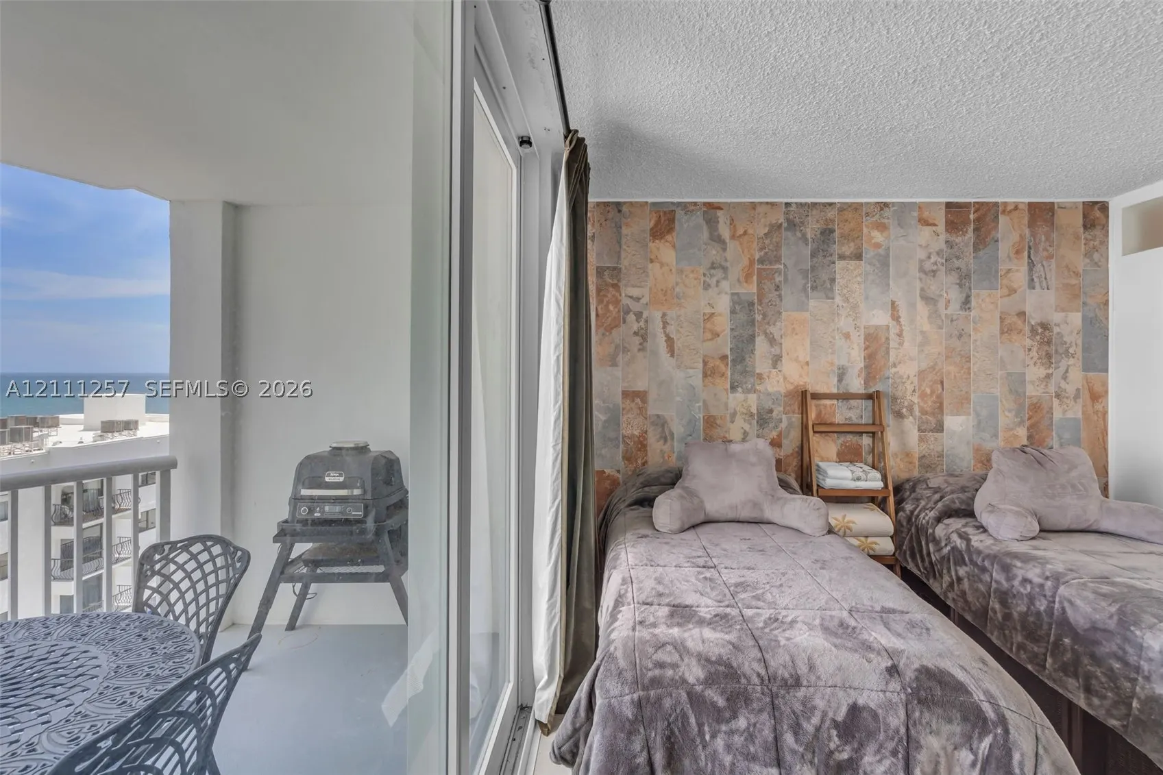5401 Collins Ave #813