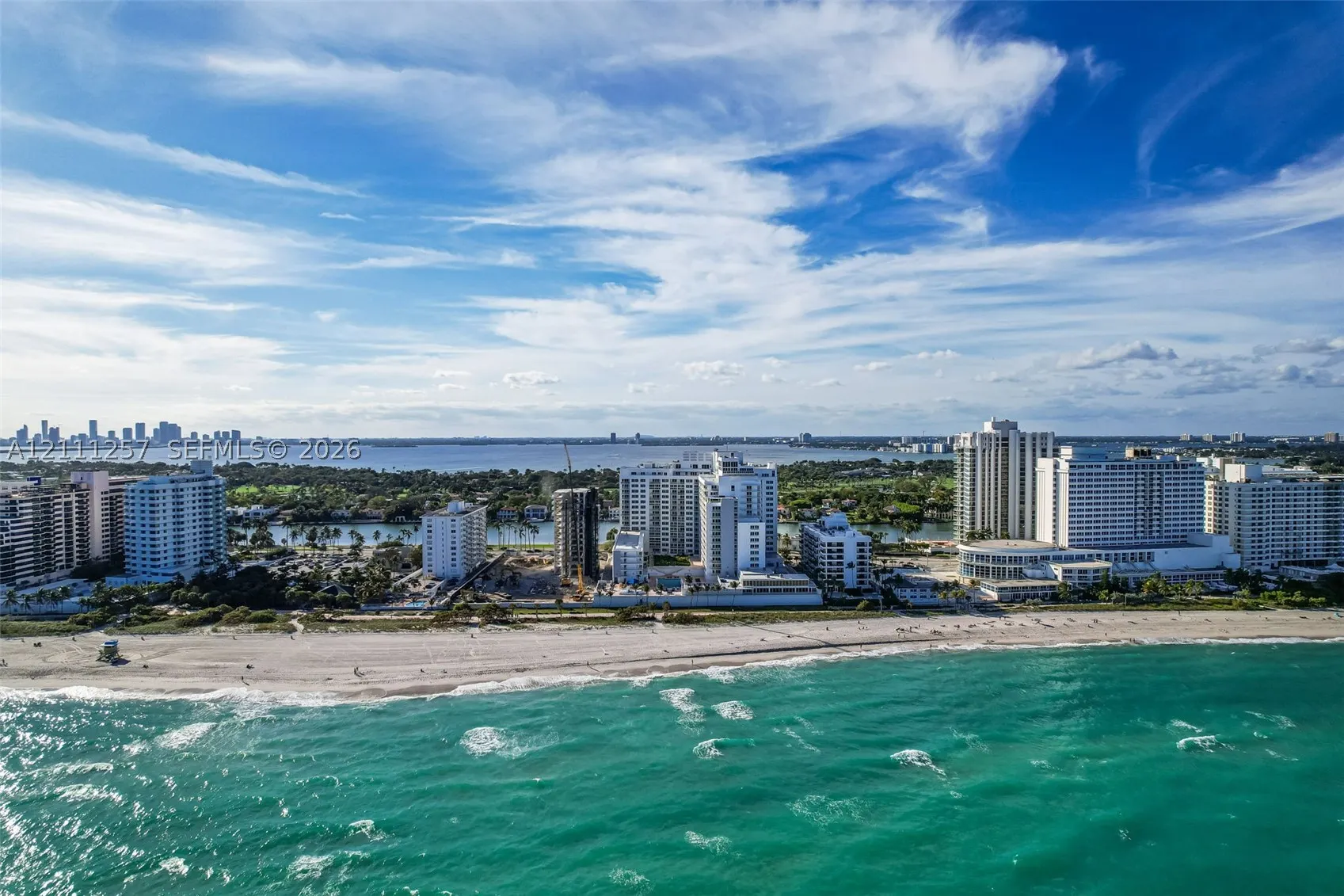 5401 Collins Ave #813