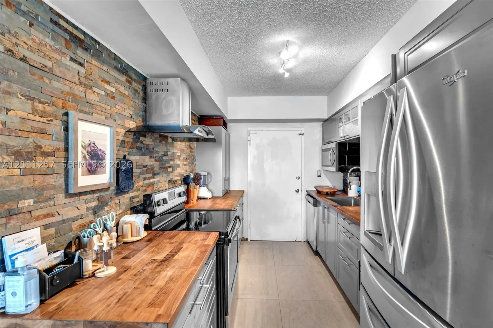 5401 Collins Ave #813
